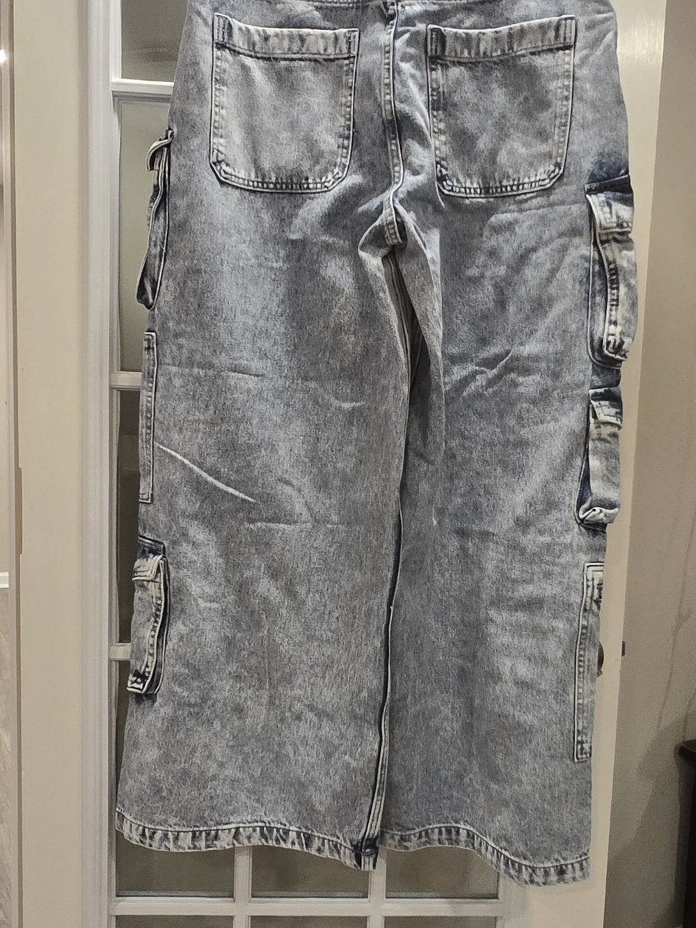 GAP Light Wash Denim Wide Leg Cargo Jeans - Picture 6 of 6